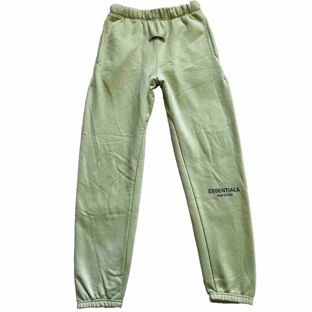 FEAR OF GOD ESSENTIALS SWEATPANTS SIZE MEDIUM TRENDY STYLISH STREET WEAR SPORTY